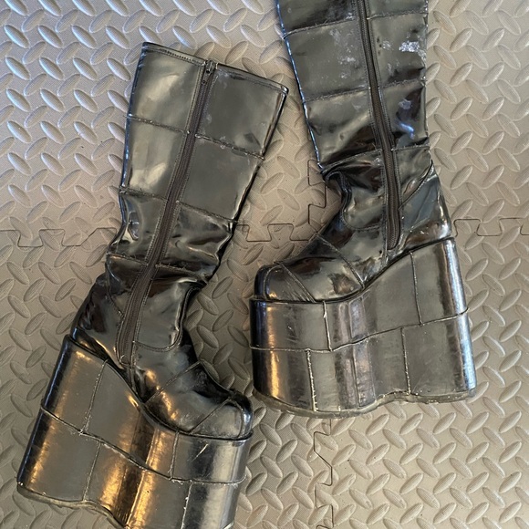 Demonia Stack Black Patent - Picture 2 of 4